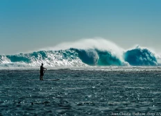 Surf à Teahupoo (Tahiti)